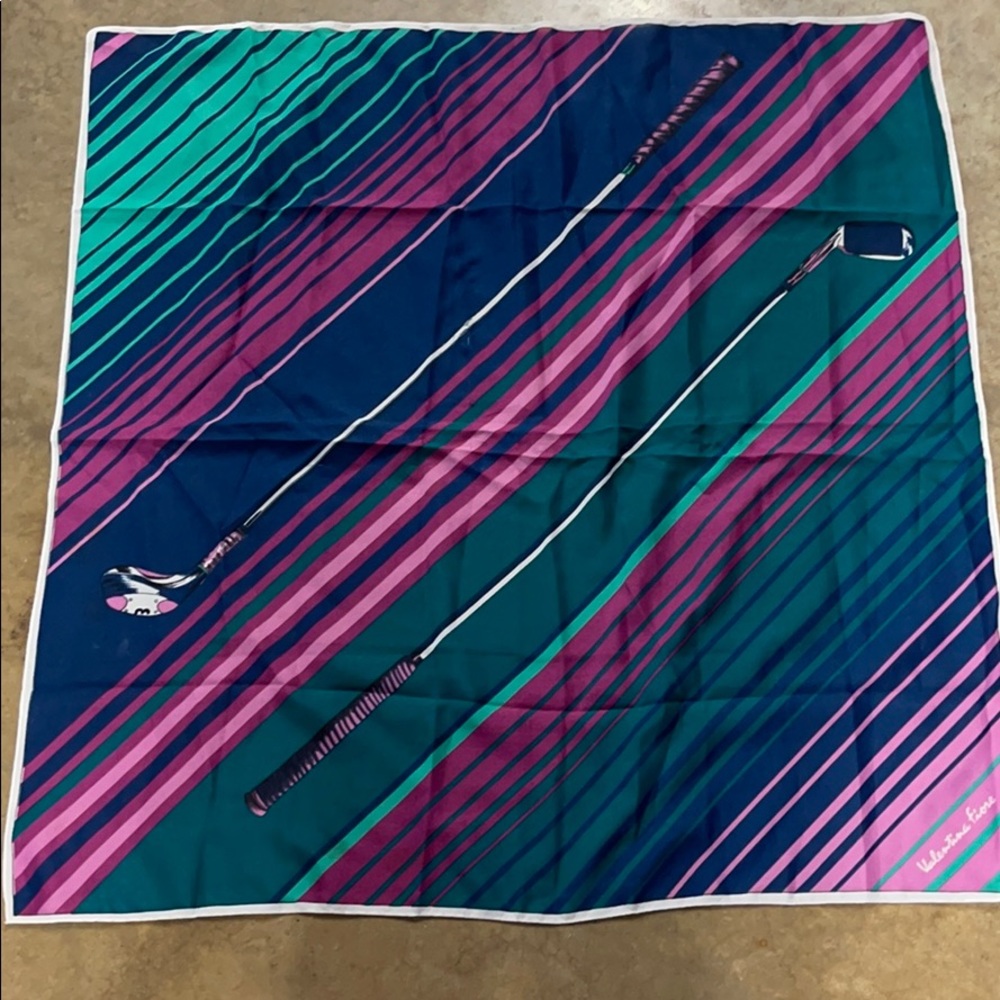Valentina Fiore vintage scarf 30x30 look